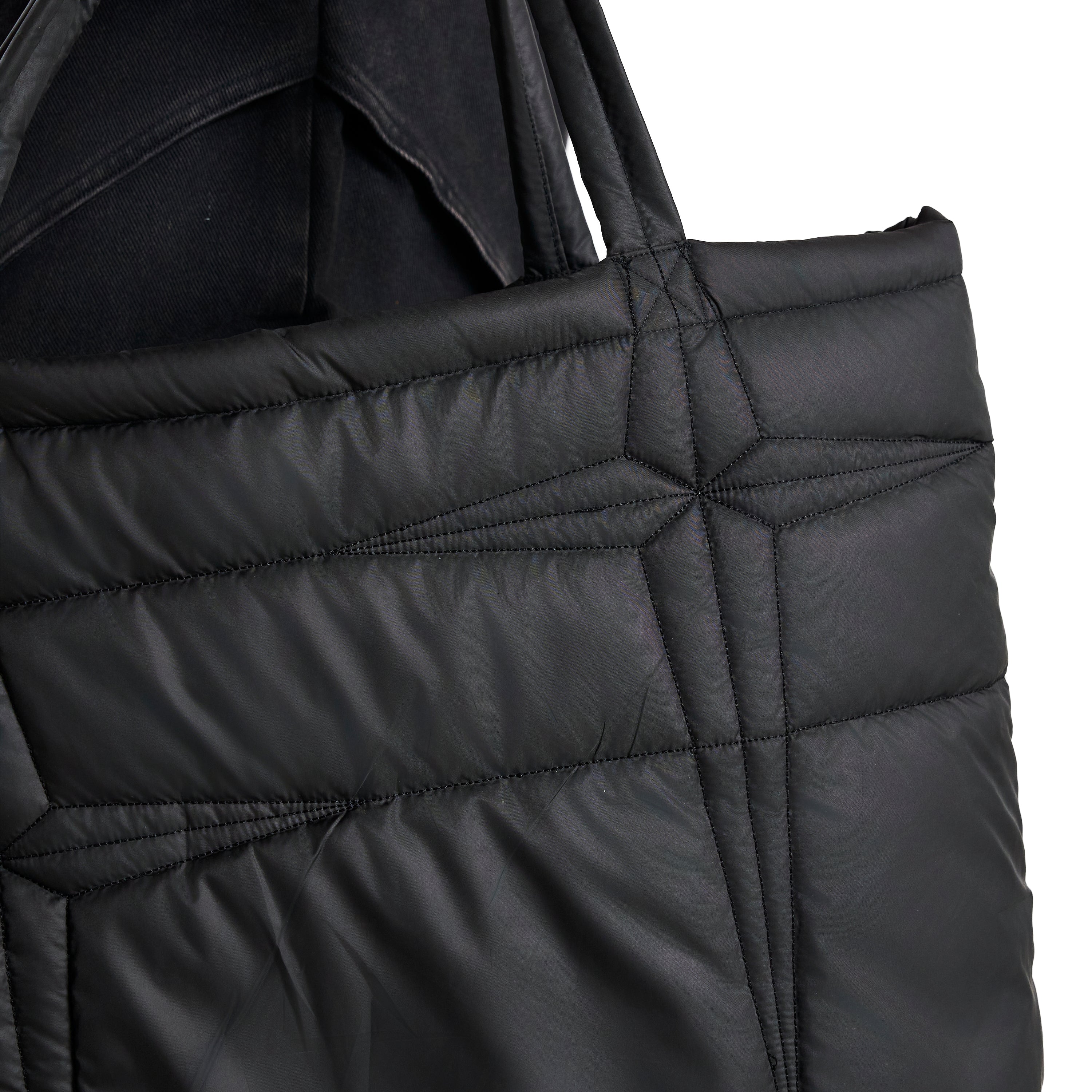 GUNDAM STARS PUFFER BAG (BLACK) - Image 5