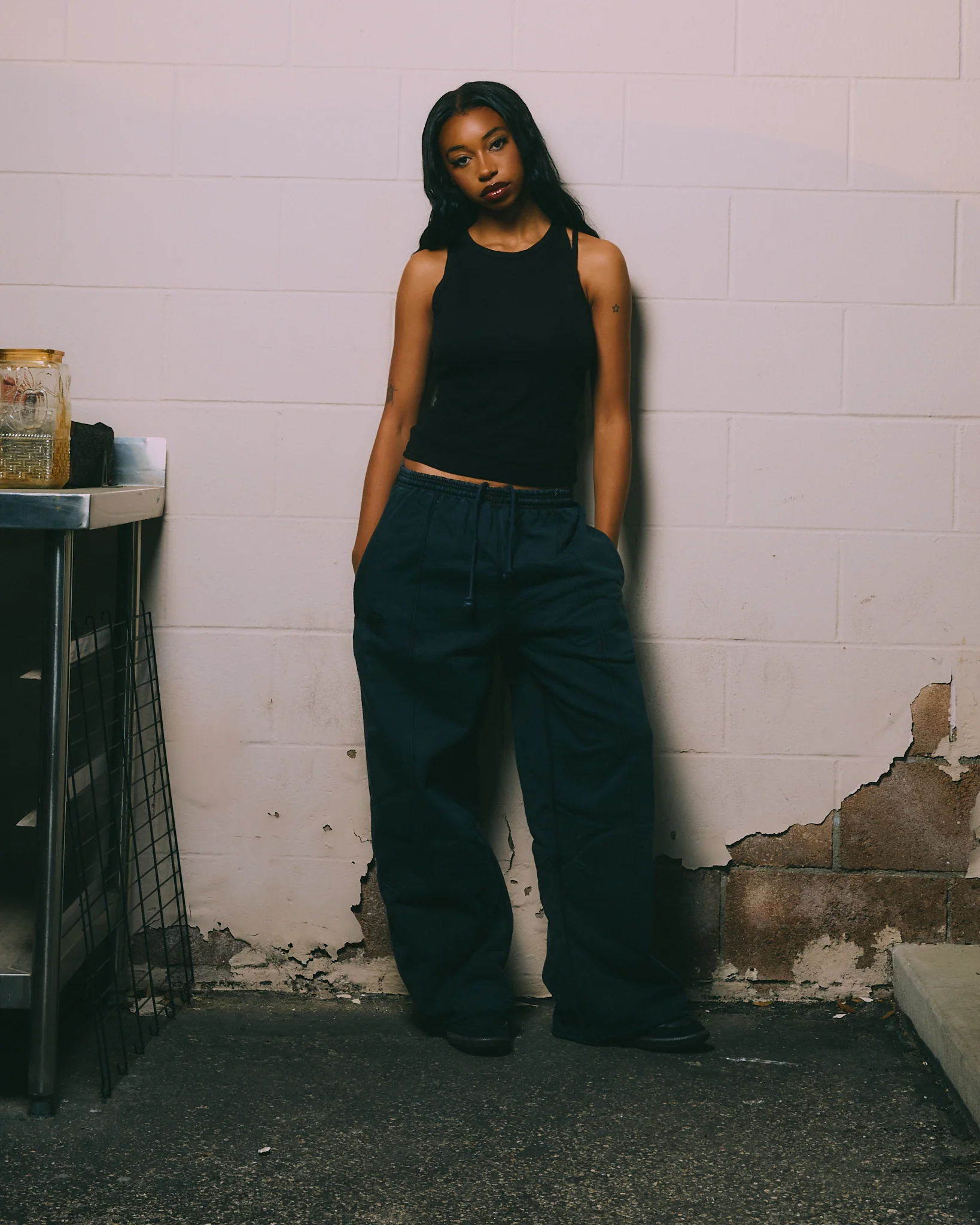 HYPLAND HEAVY WEIGHT PLEATED LOGO SWEAT PANTS (VINTAGE BLACK) - Image 3